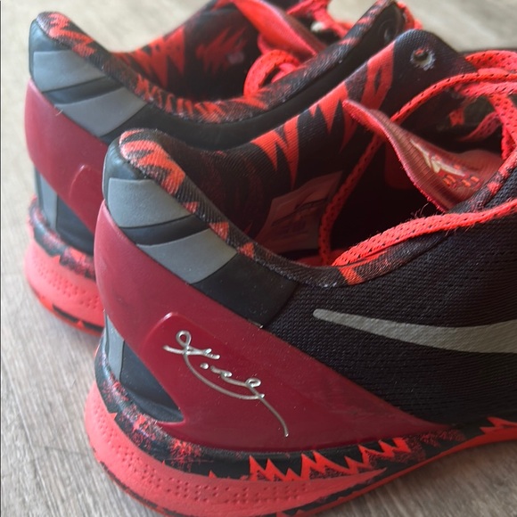 Nike Black and Red Kobe’s in Size 11 - Picture 3 of 5